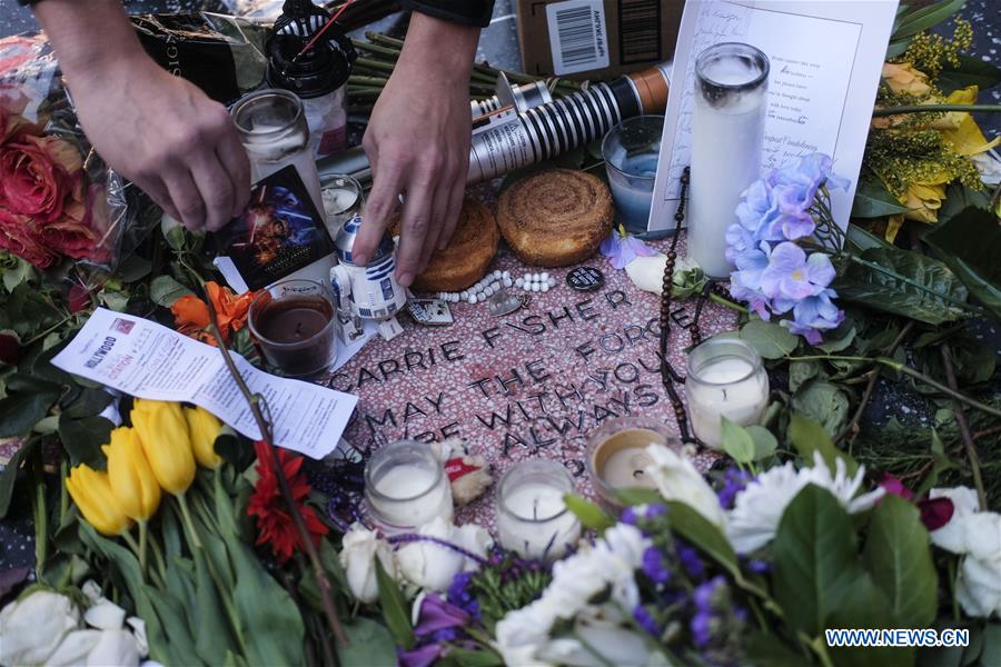 U.S.-LOS ANGELES-DEBBIE REYNOLDS-CARRIE FISHER-WALK OF FAME-CONDOLENCE