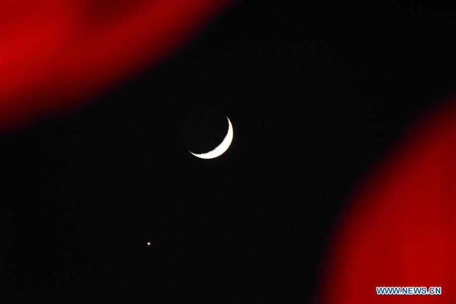#CHINA-ASTRONOMICAL PHENOMENON-MOON-VENUS (CN)