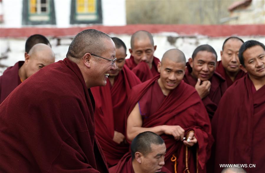 More than 200 monks from the lamasery and other temples took part in the dharma assembly on Monday. More than 200 monks from the lamasery and other temples took part in the dharma assembly on Monday.