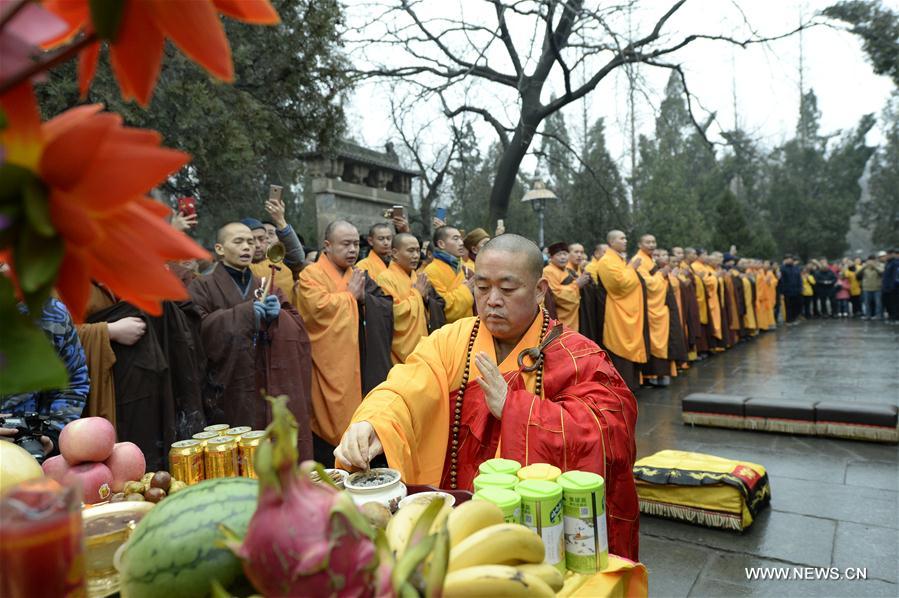 Many temples have the tradition of offering porridge to the public for free on the day Many temples have the tradition of offering porridge to the public for free on the day
