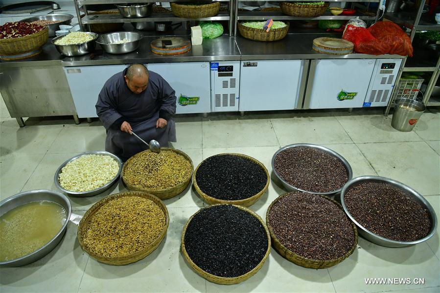 Many temples have the tradition of offering porridge to the public for free on the day Many temples have the tradition of offering porridge to the public for free on the day