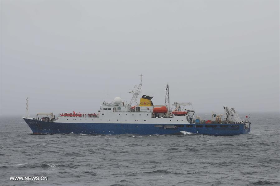 ANTARCTIC-CHINA-RESEARCH VESSELS-RENDEZVOUS