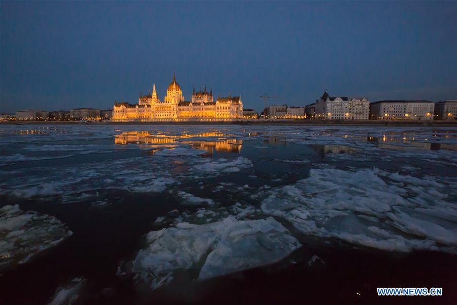 HUNGARY-BUDAPEST-DANUBE RIVER-FLOATING ICE