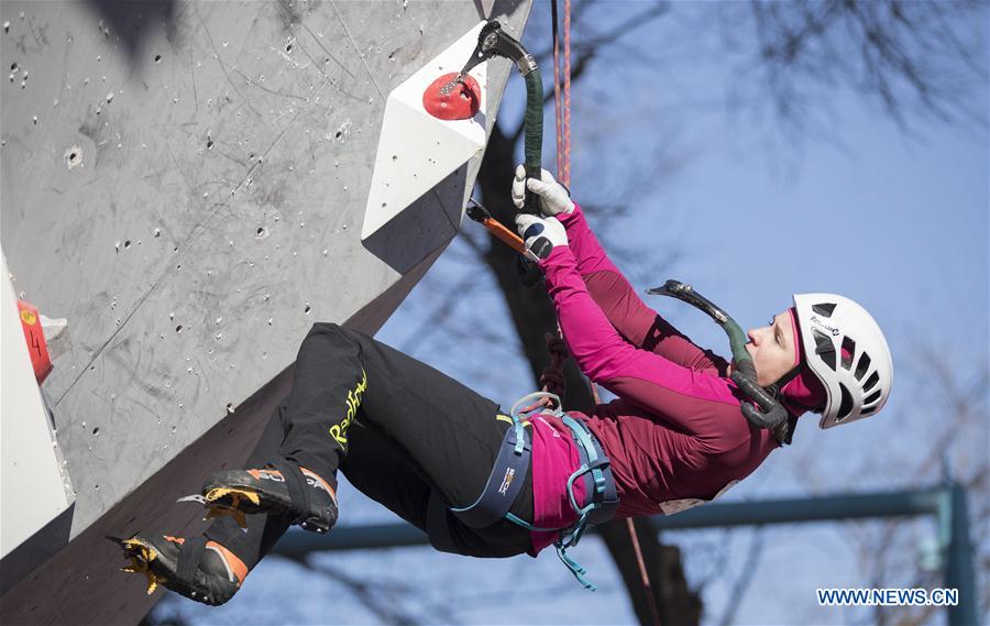 (SP)CHINA-BEIJING-UIAA ICE CLIMBING WORLD CUP (CN)