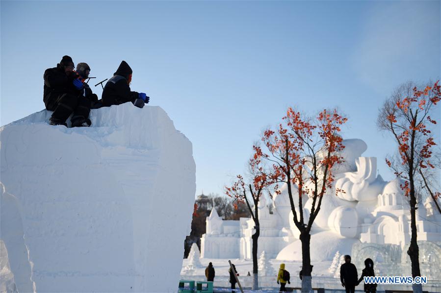 CHINA-HARBIN-SNOW SCULPTURE-COMPETITION (CN)