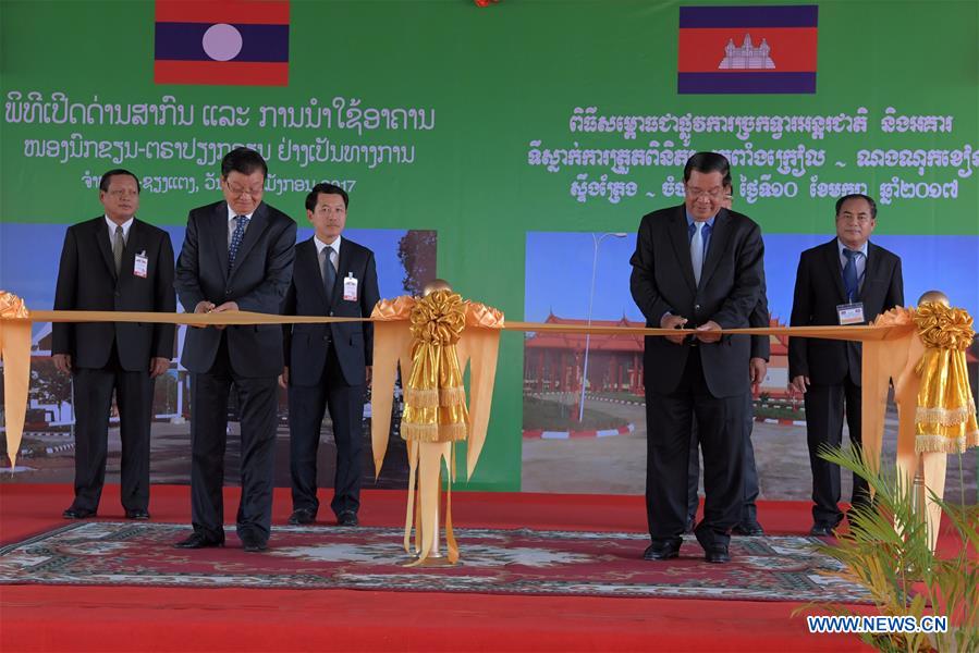 CAMBODIA-STUNG TRENG-LAOS-PM-NEW BORDER CHECKPOINT