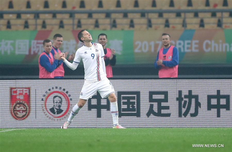 Team Iceland won 2-0. 