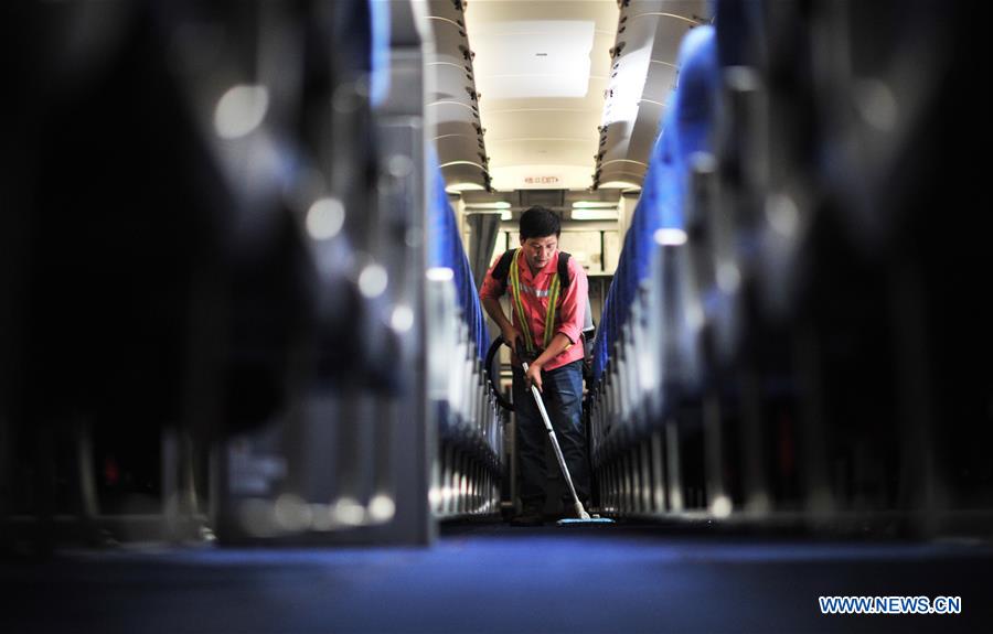 #CHINA-HAINAN-HAIKOU-AIRPLANE MAINTENANCE (CN)