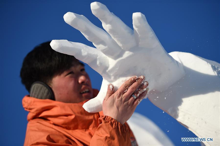 CHINA-HARBIN-SNOW SCULPTURE-COMPETITION (CN)