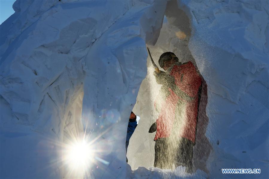CHINA-HARBIN-SNOW SCULPTURE-COMPETITION (CN)