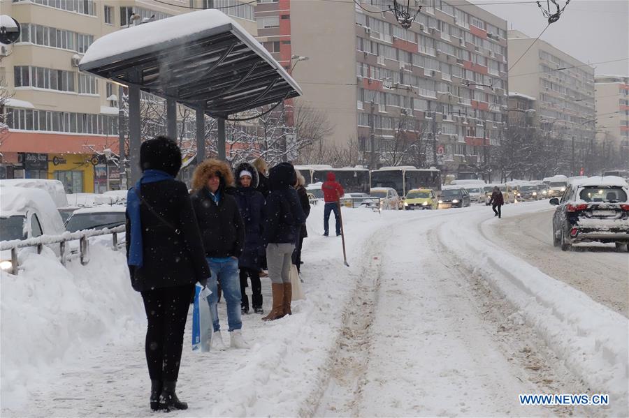 R0MANIA-BUCHAREST-SNOW