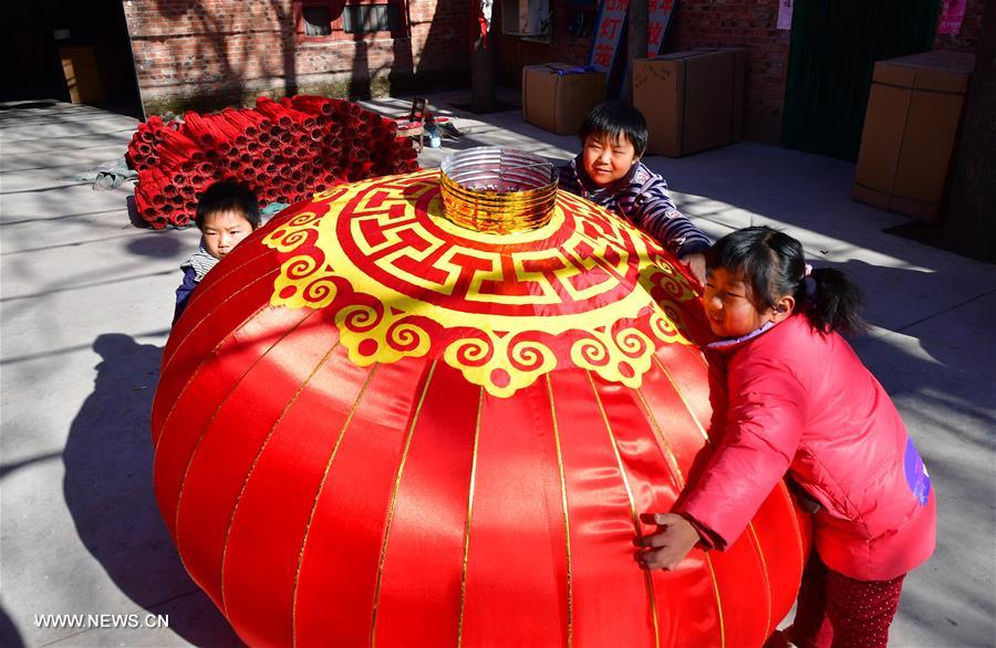 CHINA-SPRING FESTIVAL-RED LANTERNS (CN)