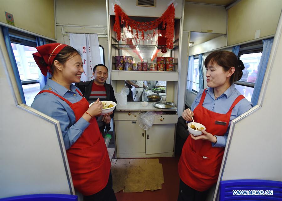 CHINA-FUJIAN-SICHUAN-SPECIAL TRAIN-MIGRANT WORKERS (CN)