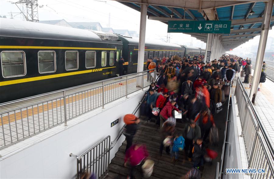 CHINA-FUJIAN-SICHUAN-SPECIAL TRAIN-MIGRANT WORKERS (CN)