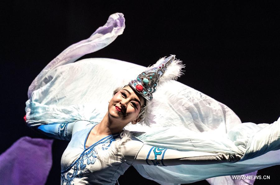 The cultural program, organized by the Confucius Institute of the Santo Tomas University, was held in Vina del Mar on Sunday.