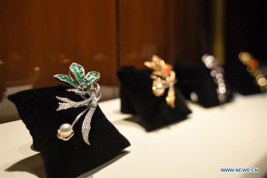 FRANCE-PARIS-JEWELRY-MAXIM'S-PIERRE CARDIN