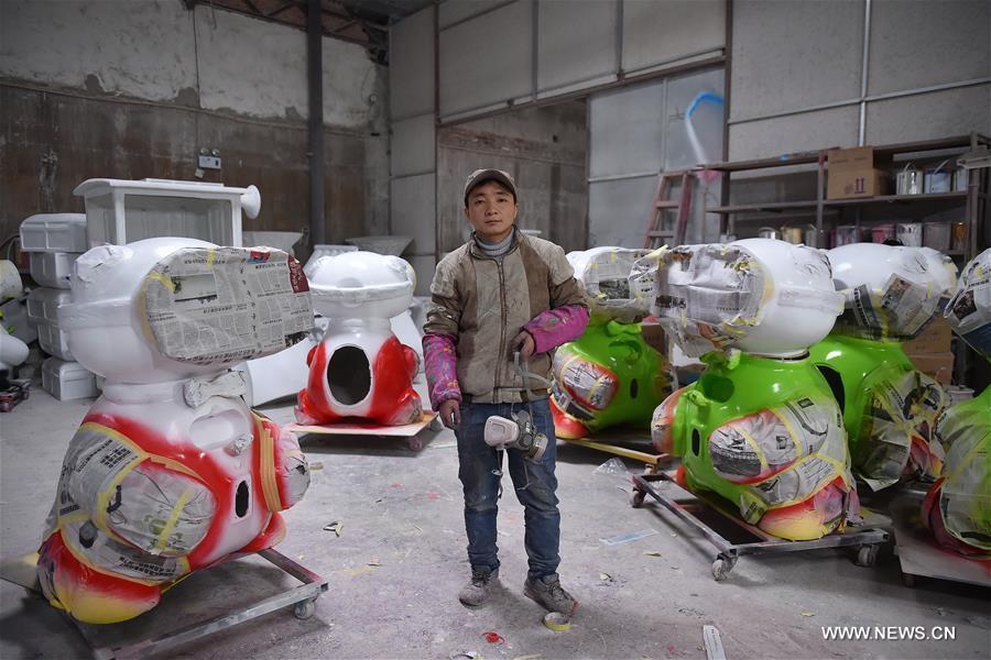 CHINA-SPRING FESTIVAL-A LONG WAY HOME (CN)