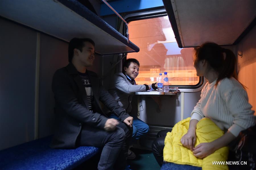 CHINA-SPRING FESTIVAL-A LONG WAY HOME (CN)