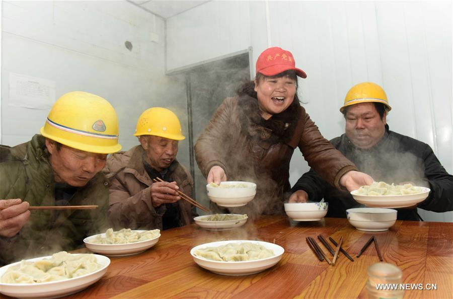 CHINA-XINGTAI-MIGRANT WORKERS-NEW YEAR WISHES (CN)