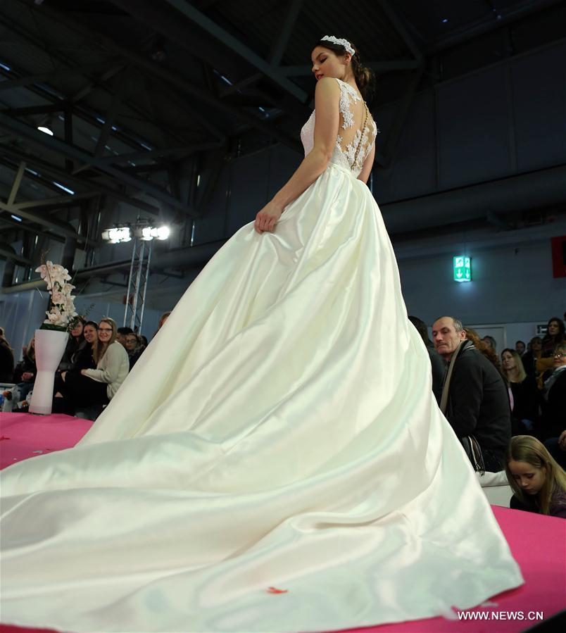  The two-day exhibition opening here on Saturday showed wedding-related products and services including wedding dresses, accessories, photos as well as hotels and restaurants.
