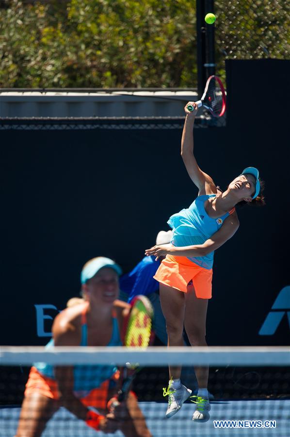 Peng Shuai (R) of China and Andrea Hlavackova of the Czech Republic compete during the women's doubles third round match against Andreja Klepac of Slovenia and Maria Jose Martinez Sanchez of Spain at the Australian Open Tennis Championships in Melbourne, Australia, Jan. 22, 2017. Peng Shuai and Andrea Hlavackova won 2-0. (Xinhua/Bai Xue) 