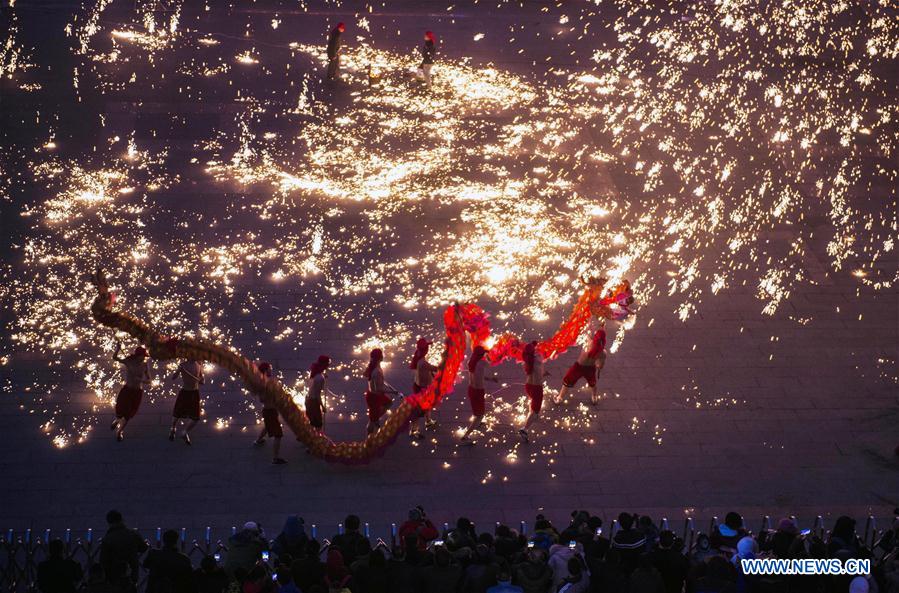 #CHINA-SHANDONG-ZAOZHUANG-FIRE DRAGON DANCE (CN)