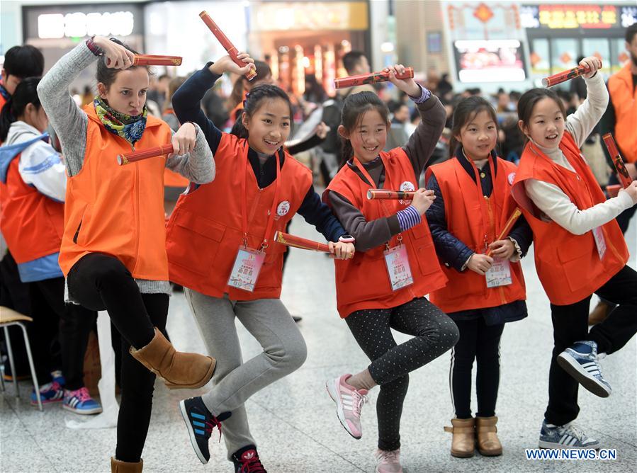 CHINA-ZHEJIANG-HANGZHOU-FOREIGN VOLUNTEERS (CN)