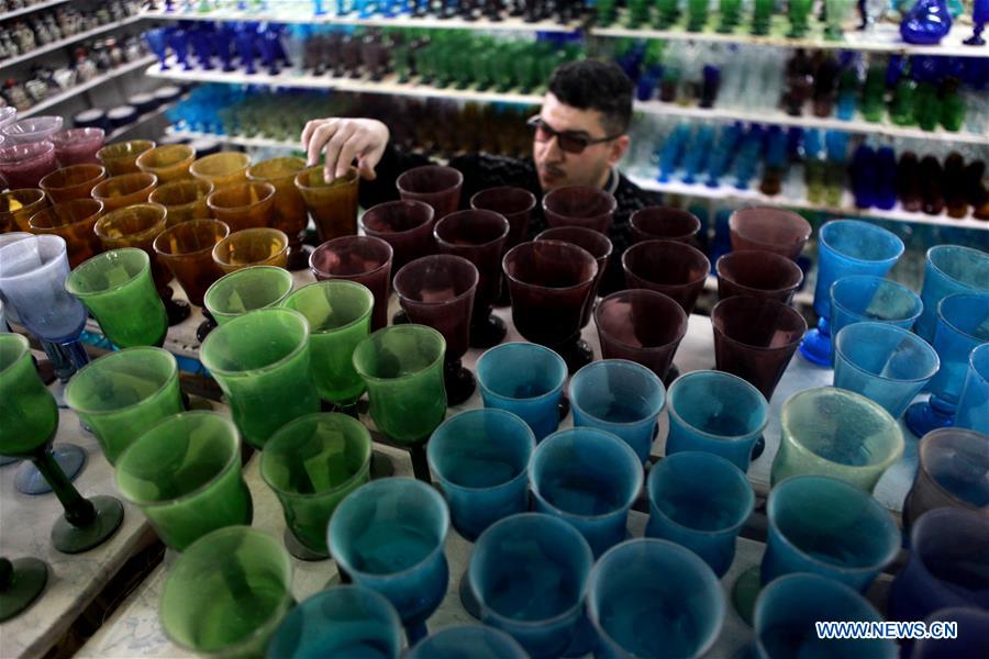 MIDEAST-HEBRON-GLASS-INDUSTRIES