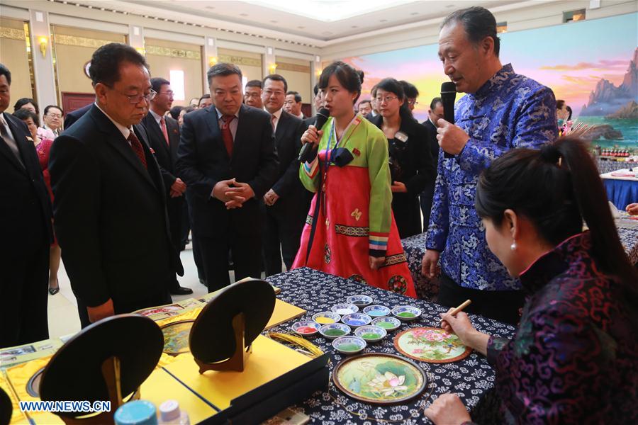 DPRK-PYONGYANG-CHINESE SPRING FESTIVAL-TEMPLE FAIR
