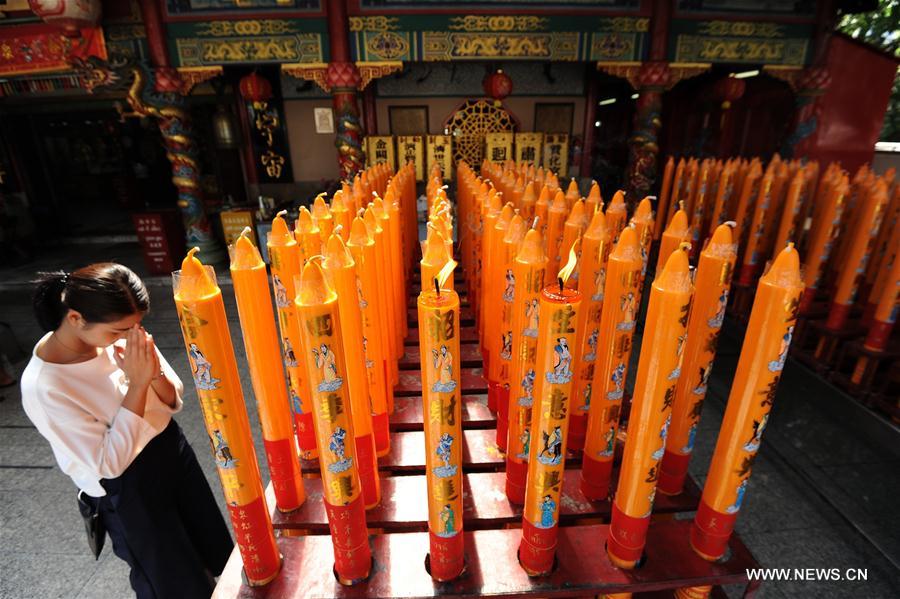 THAILAND-BANGKOK-CHINATOWN-LUNAR NEW YEAR-TEMPLE-WORSHIP
