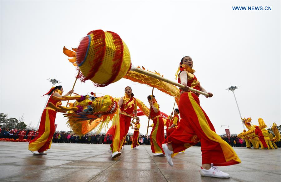 #CHINA-SPRING FESTIVAL-DRAGON DANCE (CN)