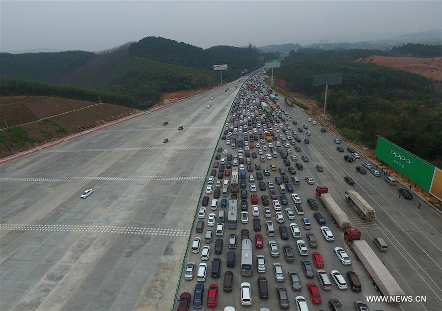 China's transport system saw rising traffic Wednesday as millions of people started to return to work after the week-long Lunar New Year Holiday. China's transport system saw rising traffic Wednesday as millions of people started to return to work after the week-long Lunar New Year Holiday.