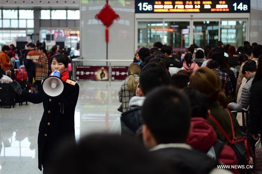 China's railways braced for post-holiday travel rush, with travelers returning to work after the week-long Lunar New Year celebration.