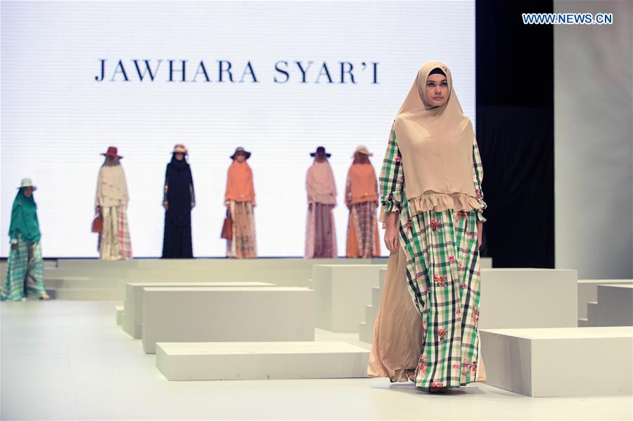 INDONESIA-JAKARTA-FASHION WEEK 2017-MUSLIM COSTUME
