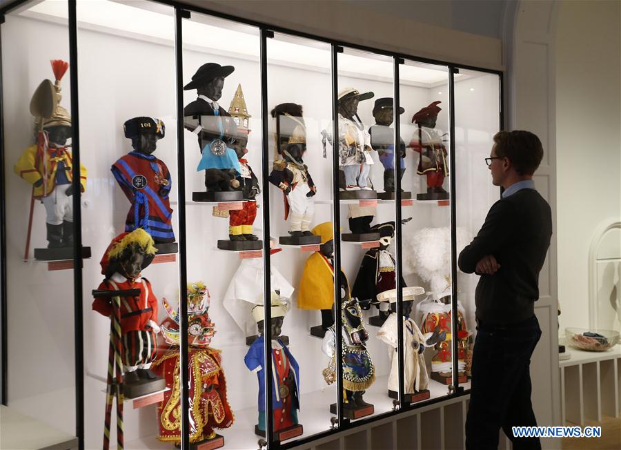 BELGIUM-BRUSSELS-MANNEKEN PIS-GARDEROBE