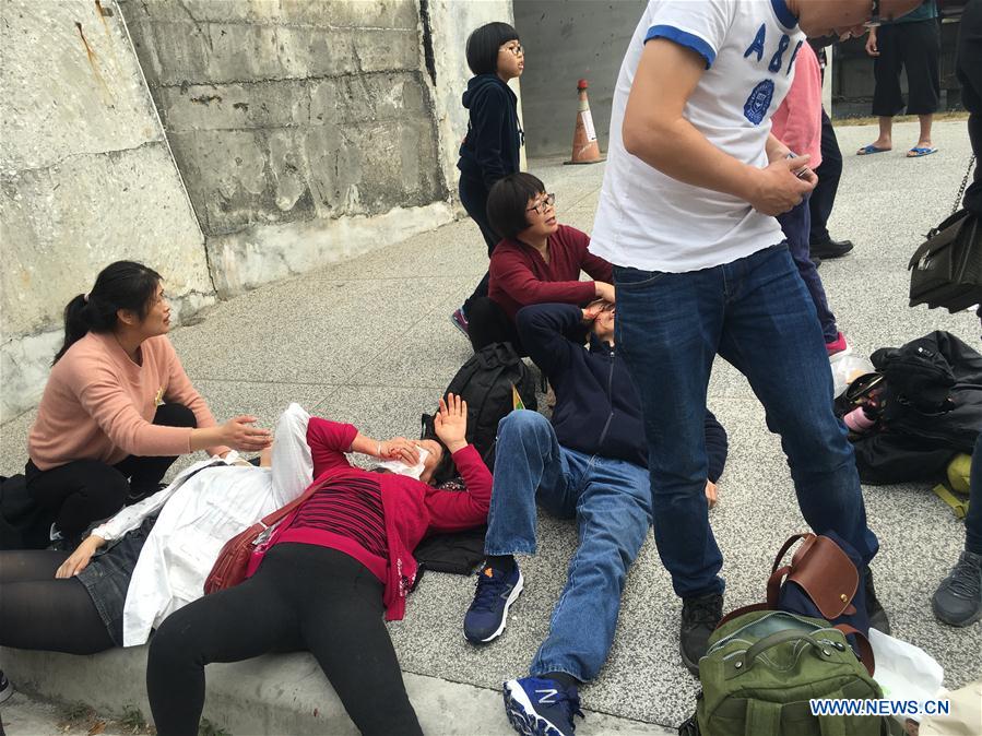 CHINA-TAIWAN-KAOHSIUNG-BUS-CRASH (CN)