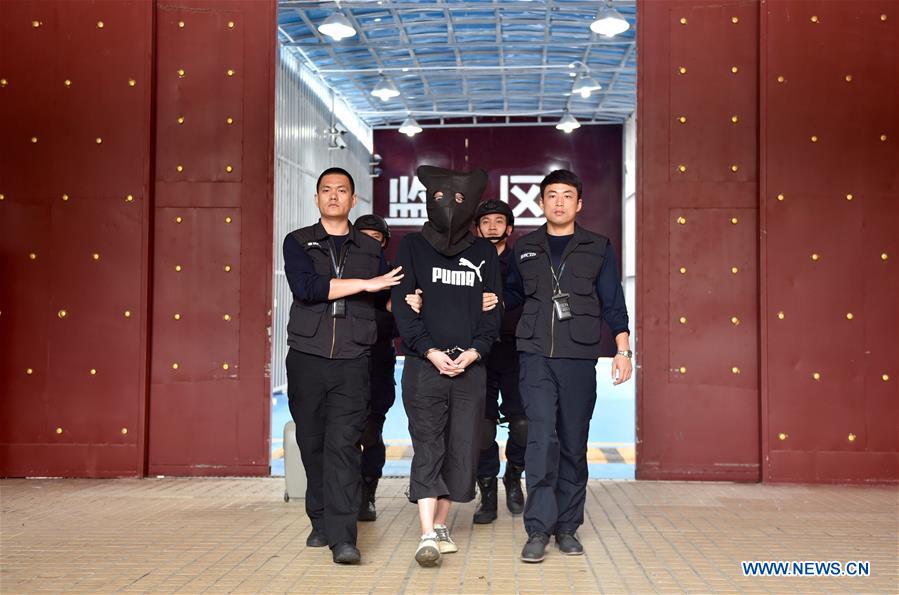 CHINA-SHENZHEN-HONG KONG-SUSPECT-TRANSFER (CN)