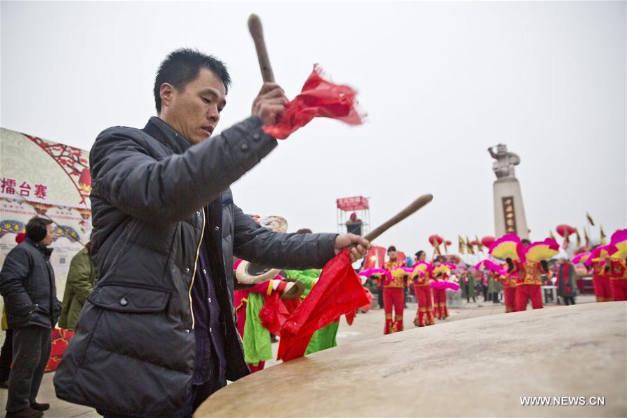 'Quyi' refers to folk vocal arts such as ballad singing, story-telling, comic dialogue, clapper talk and crosstalk.