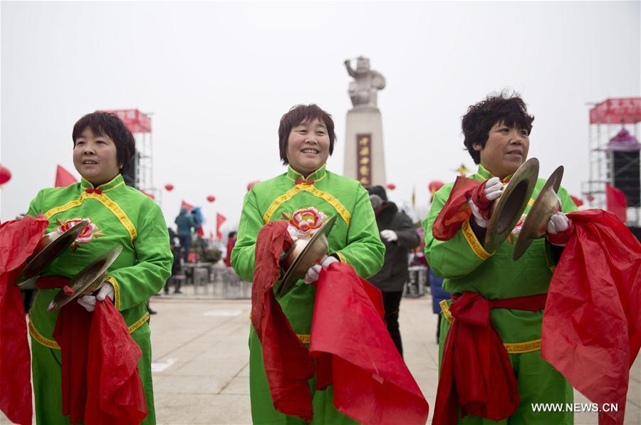 'Quyi' refers to folk vocal arts such as ballad singing, story-telling, comic dialogue, clapper talk and crosstalk.