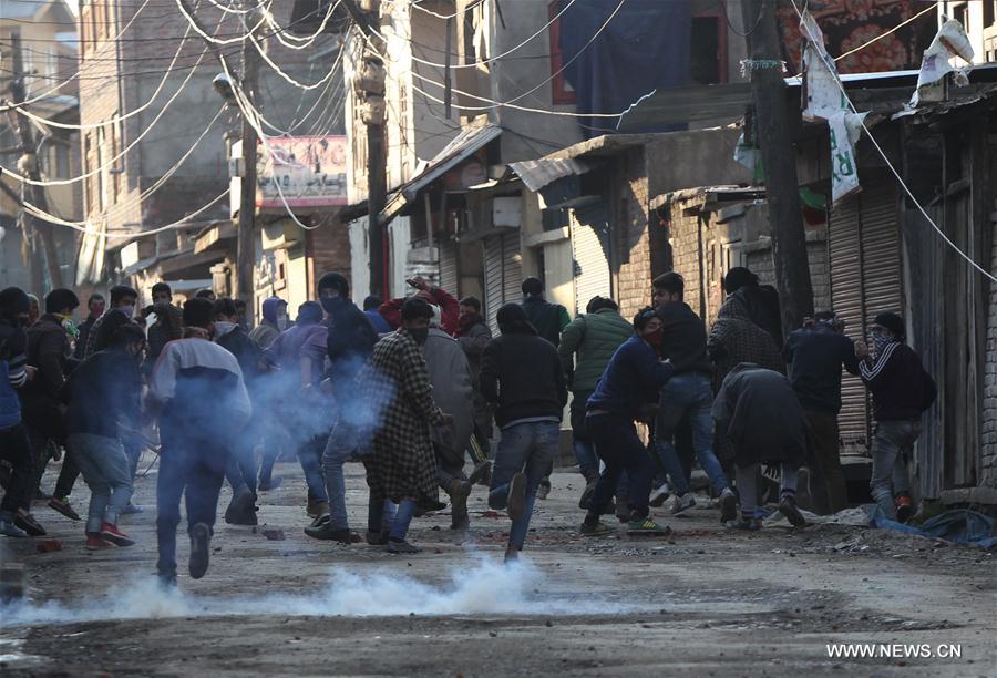 KASHMIR-SRINAGAR-RESTRICTION-CLASH