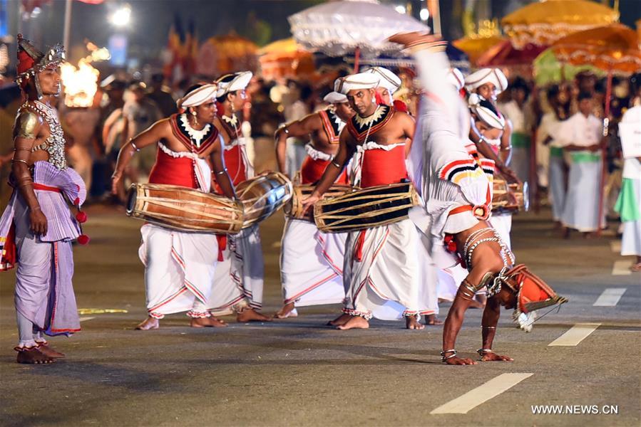 SRI LANKA-COLOMBO-FESTIVAL PARADE 
