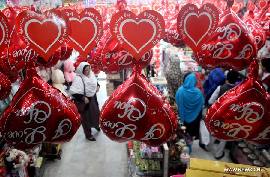 PAKISTAN-PESHAWAR-VALENTINE'S DAY-PREPARATION