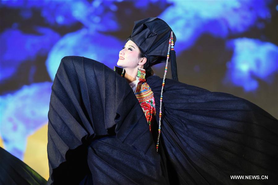 CHINA-YUNNAN-YI ETHNIC GROUP-FASHION SHOW (CN)