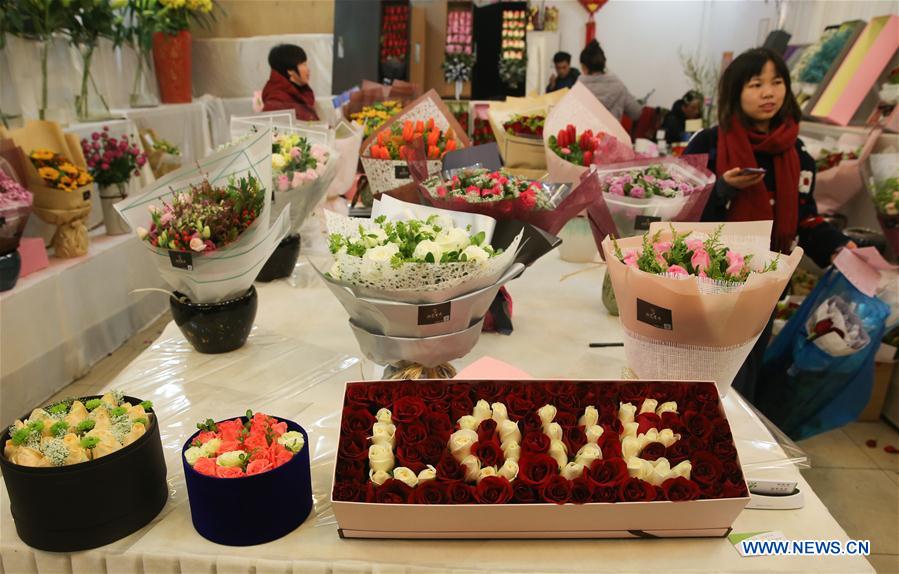 CHINA-SHANGHAI-VALENTINE'S DAY (CN)