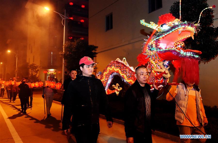 CHINA-FUJIAN-DRAGON LANTERN DANCE (CN)