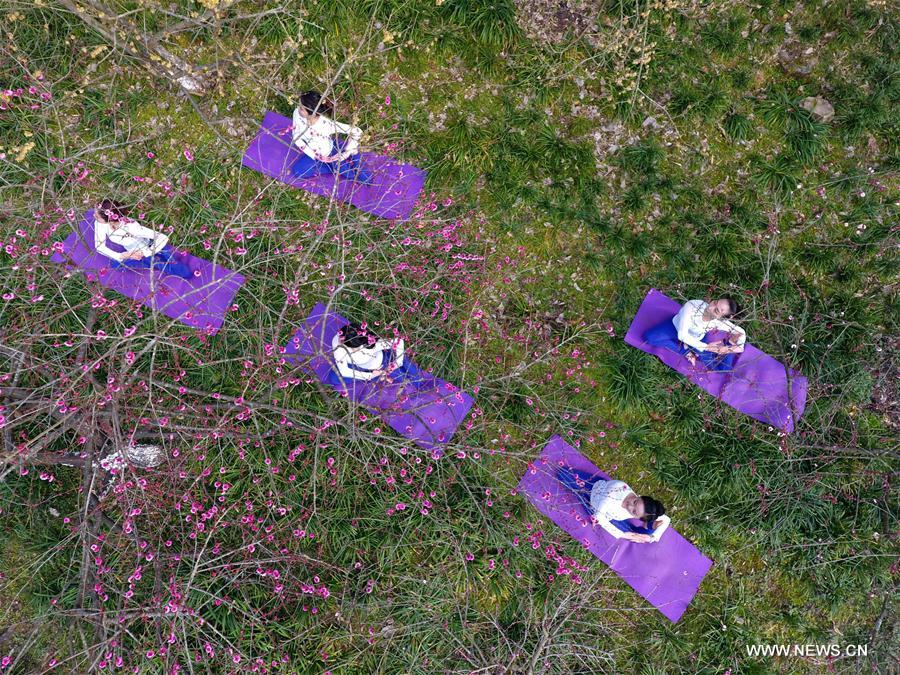 #CHINA-HUNAN-ZHANGJIAJIE-YOGA (CN)