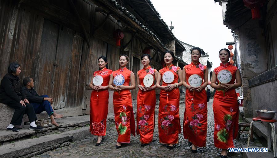 #CHINA-ZHEJIANG-TAIZHOU-QIPAO SHOW (CN)