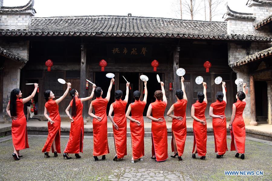 #CHINA-ZHEJIANG-TAIZHOU-QIPAO SHOW (CN)