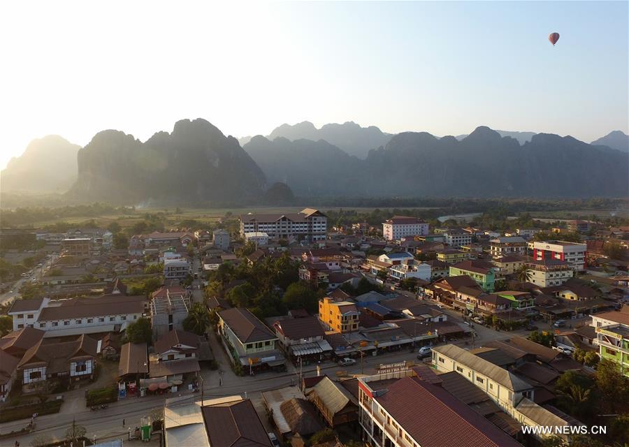 LAOS-VANG VIENG-SCENERY