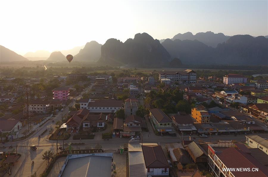 LAOS-VANG VIENG-SCENERY